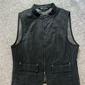 Zara Dark Green Sleeveless Vest
